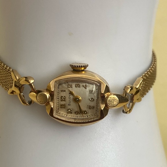 Bulova Accessories - Vintage Solid 14K Gold Case Bulova Cocktail Manual-Wind Ladies Watch! Runs!!